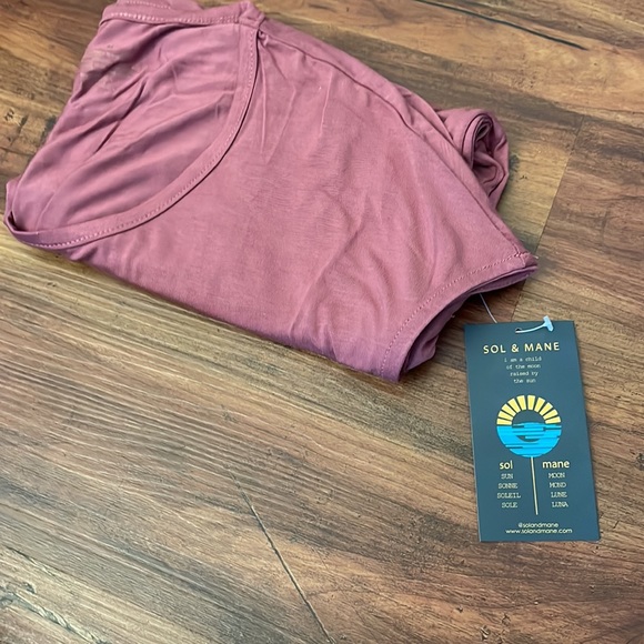 Sol and Mane Parker Cap Sleeve Tee, Medium, NWT - Picture 5 of 5